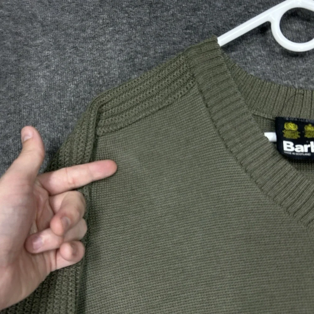 Barbour Sweater Mens XL Green V-neck D675 Fine Knit Pure New Wool Scotland - Picture 6 of 13